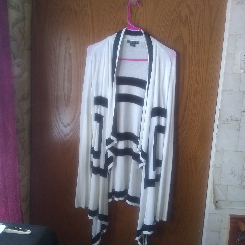 Dresses - Picture 6 of 8
